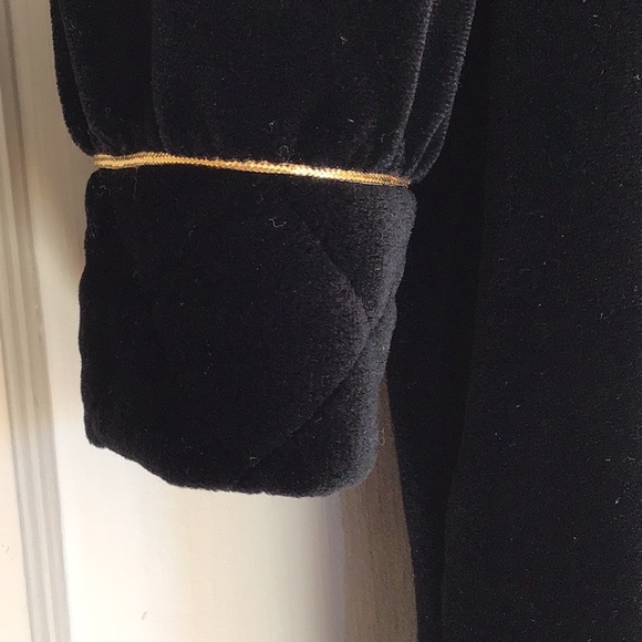Vintage Black Velvet Robe - Picture 5 of 9